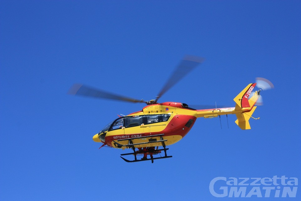 Incidente sul Gran Paradiso: continuano le operazioni per recuperare il 27enne caduto in un crepaccio Incidente sul Gran Paradiso: continuano le operazioni per recuperare il 27enne caduto in un crepaccio