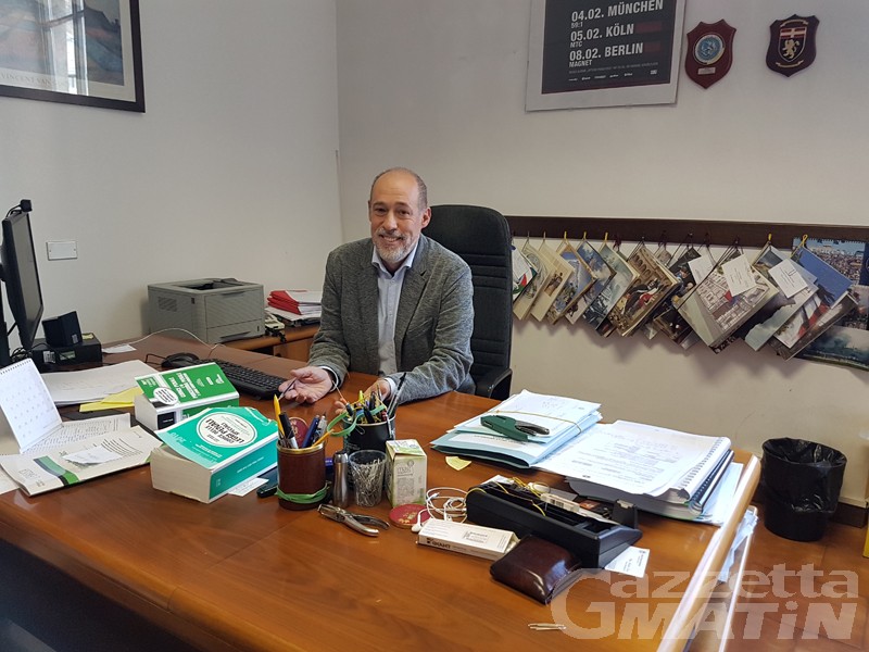 Soldi nascosti nella scrivania di Rollandin: indagati Marquis, Trevisan e Marco Viérin Soldi nascosti nella scrivania di Rollandin: indagati Marquis, Trevisan e Marco Viérin