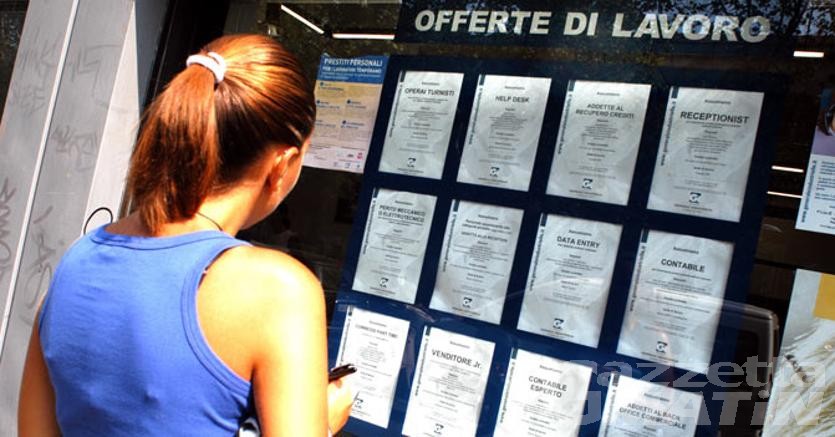 Lavoro: quasi un giovane su 3 è disoccupato