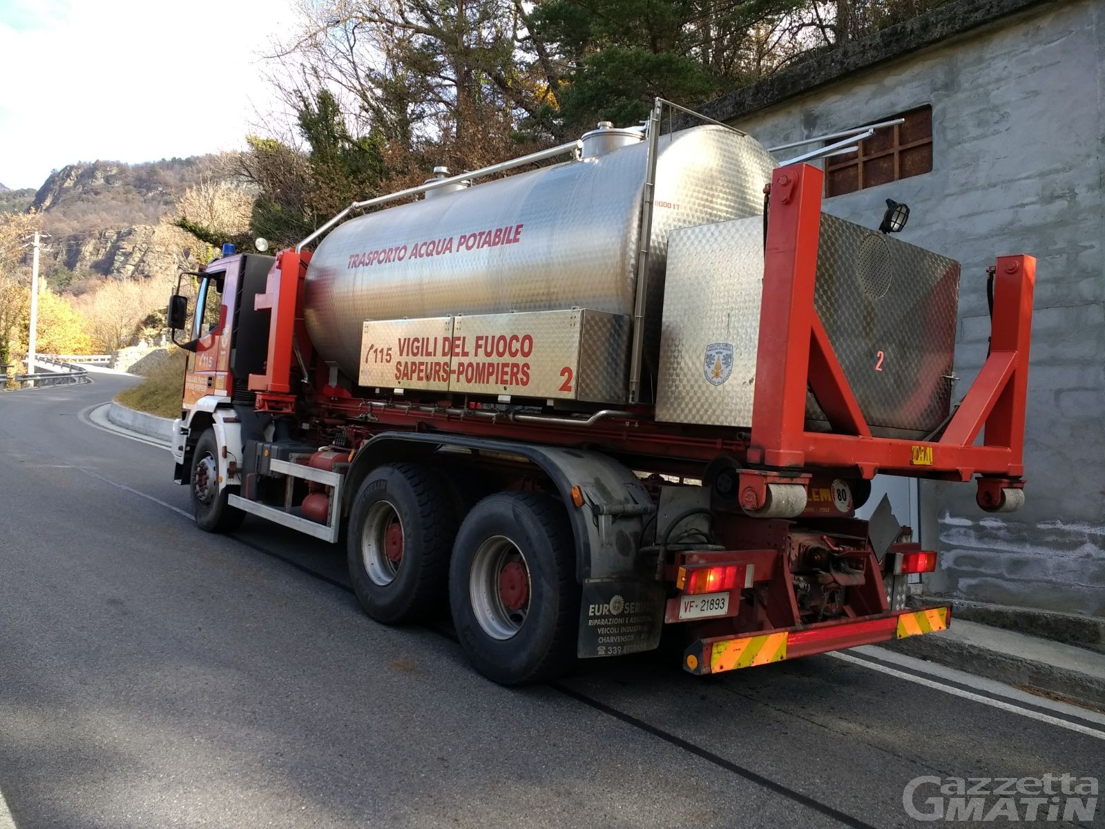 Siccità: autobotte con acqua potabile per Montjovet