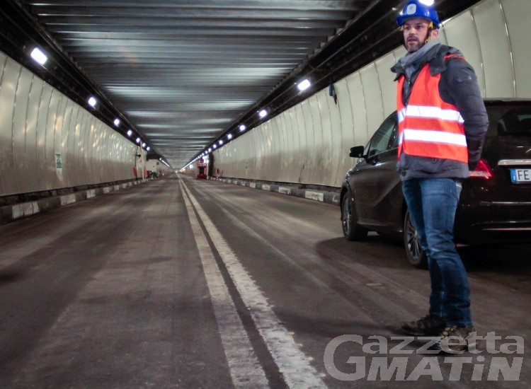 Tunnel Gran San Bernardo, 500 ore donate ai 5 cassintegrati Tunnel Gran San Bernardo, 500 ore donate ai 5 cassintegrati