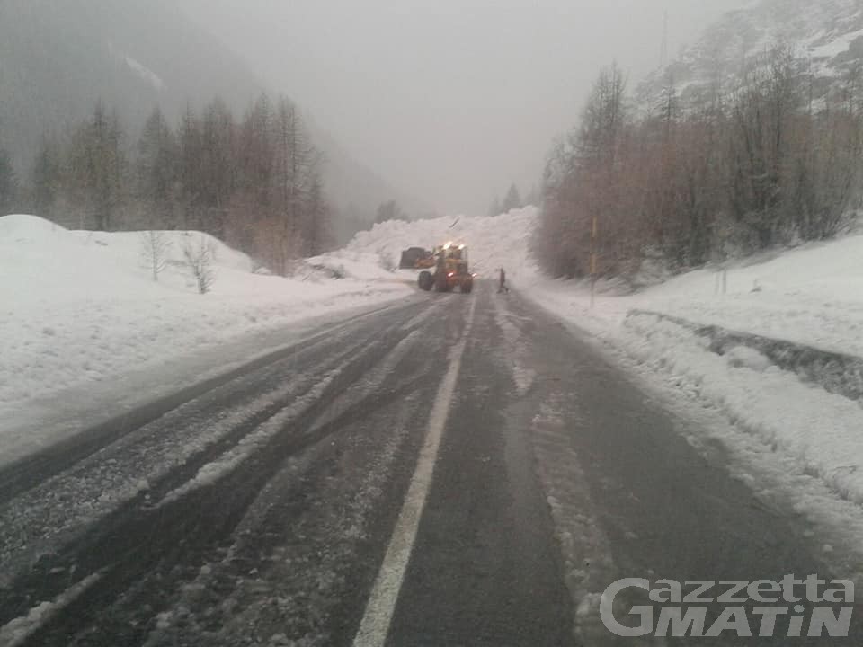 Cogne: grossa valanga ad Epinel