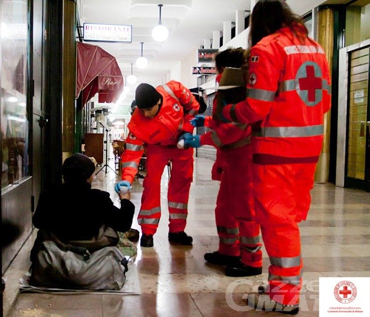 Povertà: la Croce Rossa in soccorso dei senzatetto