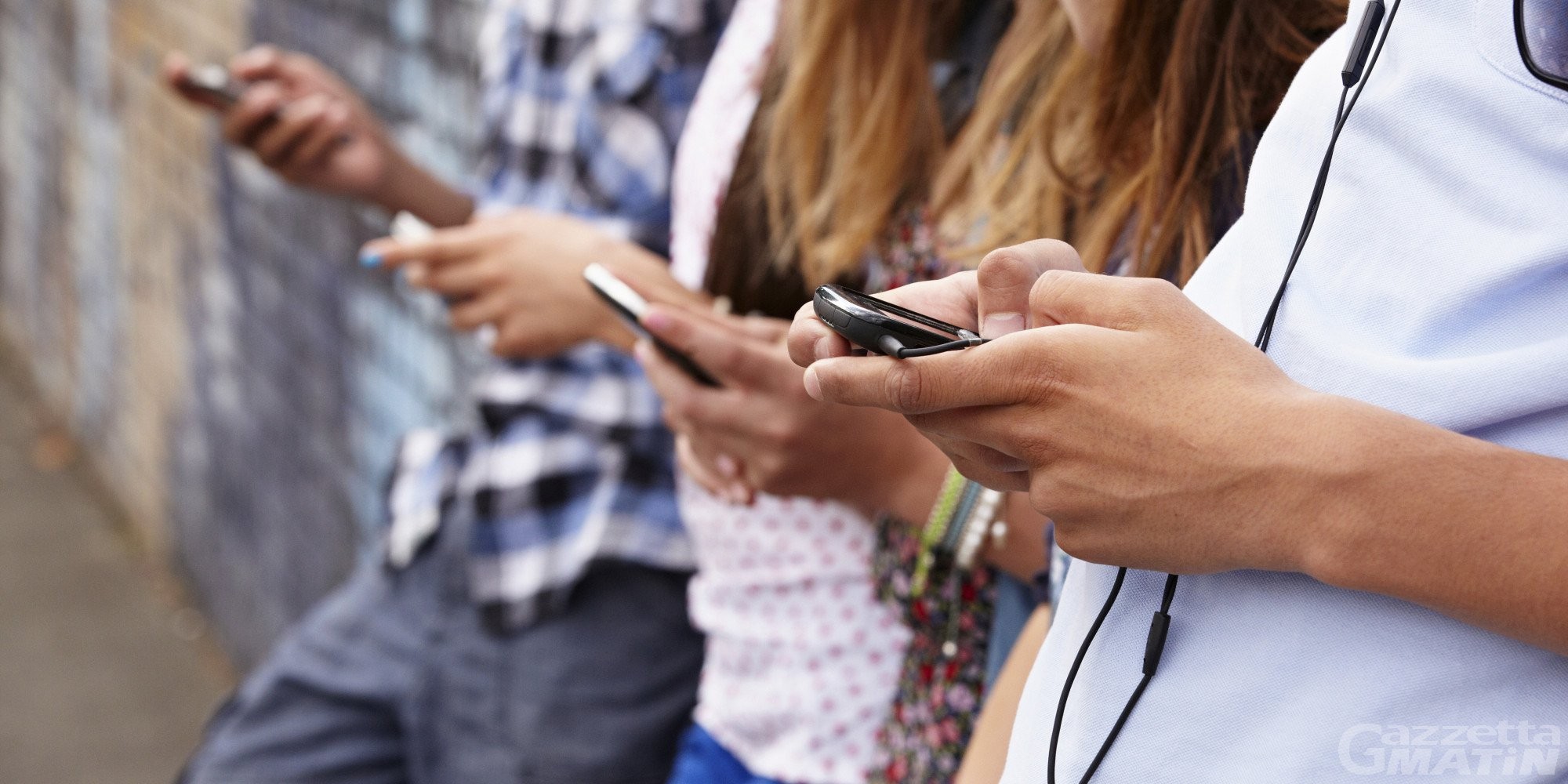 Dipendenza da smartphone: strumenti per genitori
