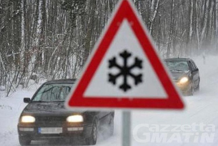 Avise: fango sulla S.S. 26, traffico deviato