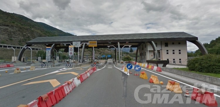 Incidente, chiusa l’autostrada A5 per Courmayeur Incidente, chiusa l’autostrada A5 per Courmayeur