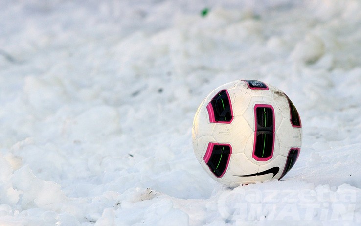 Calcio: la neve ferma tutta l’attività del fine settimana