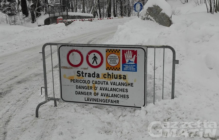 Courmayeur, rischio valanghe: chiuse le valli Ferret e Vény Courmayeur, rischio valanghe: chiuse le valli Ferret e Vény