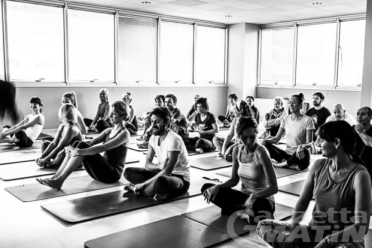 Yoga, 108 Saluti al Sole per aspettare la primavera