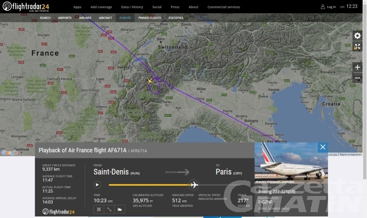 Forti boati: due jet intercettano volo di linea