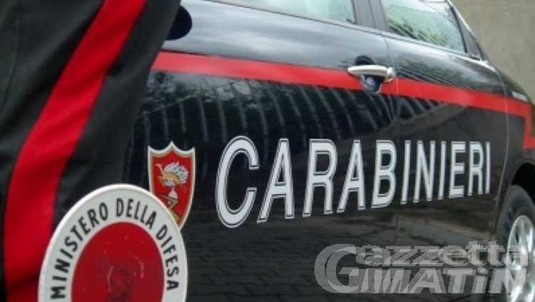 Urta lo scooter ma non si ferma, sessantenne denunciato Urta lo scooter ma non si ferma, sessantenne denunciato