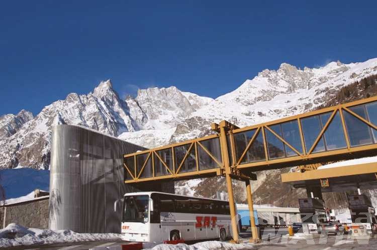 Immigrazione clandestina: arrestati due passeur al Monte Bianco