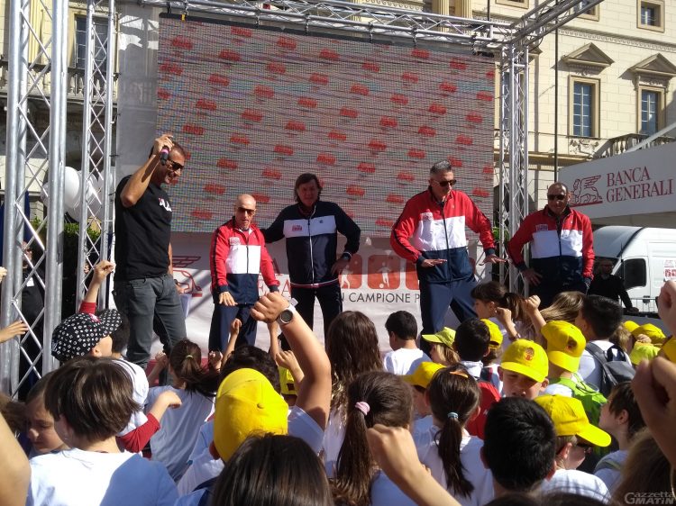 Aosta: 300 bambini in festa in piazza per Panatta, Lucchetta, Chechi e Graziani