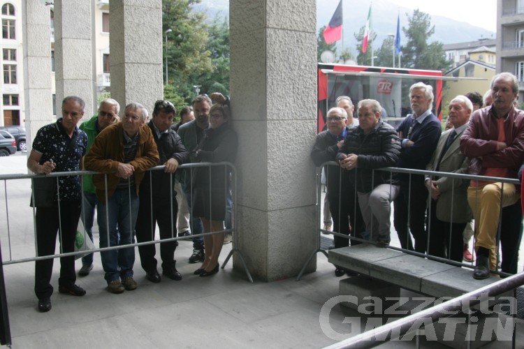 Elezioni, i commenti dei cittadini: «Aspettiamo gli accordi»