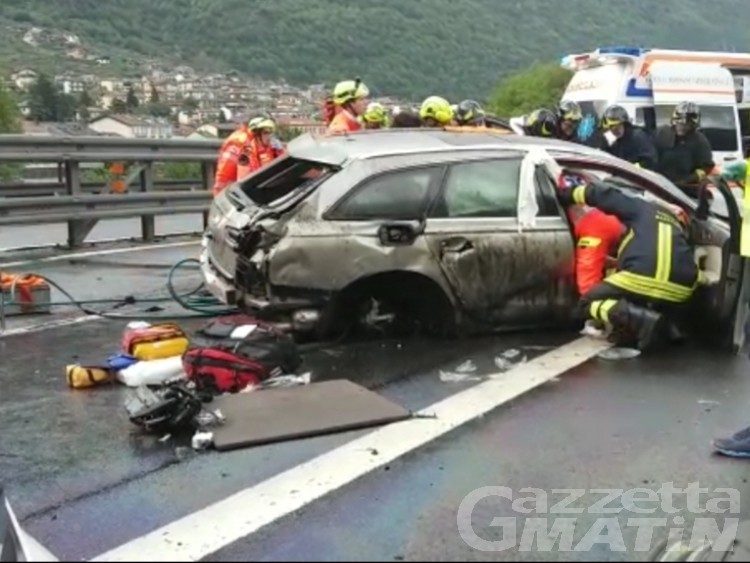 Grave incidente stradale a Pont-Saint-Martin, uomo in rianimazione