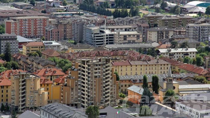 Case popolari Aosta: protesta contro caro-affitti e spese condominiali