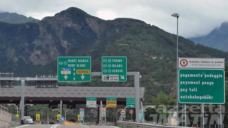 Rav: Autostrada A5 chiusa tre notti per lavori in galleria