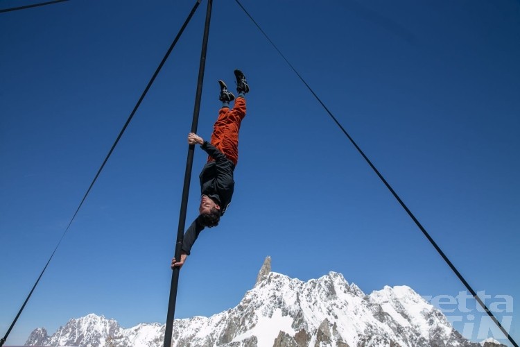 A Courmayeur il Cirque Royal del Cirko Vertigo A Courmayeur il Cirque Royal del Cirko Vertigo