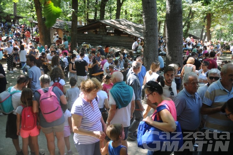 Arnad, boom di presenze alla Féhta dou Lar