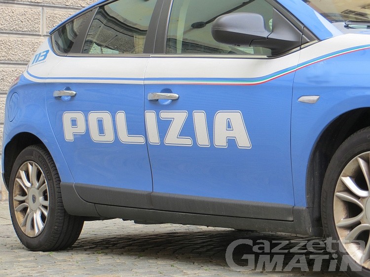 Aosta, giovane aggredito in via Chanoux: accertamenti della polizia