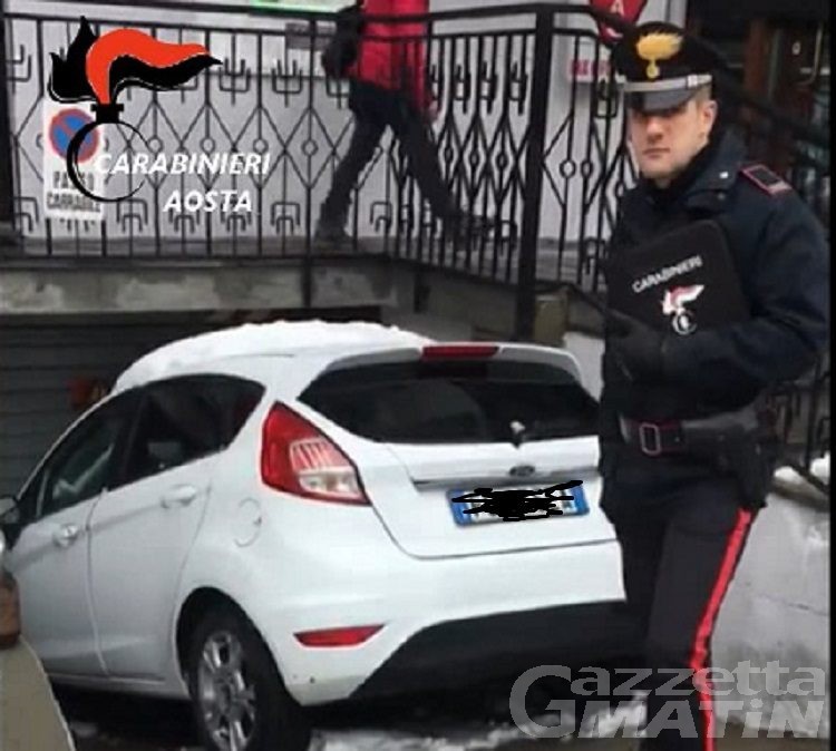 La Thuile: ubriaco al volante tenta di corrompere i carabinieri, denunciato