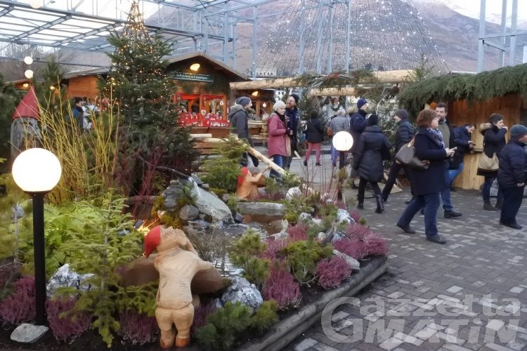 Natale: ad Aosta mercatini e pista di pattinaggio in piazza