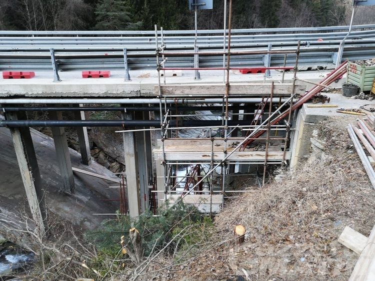 Ponte di Chevril: iniziati i lavori, la strada rimane aperta