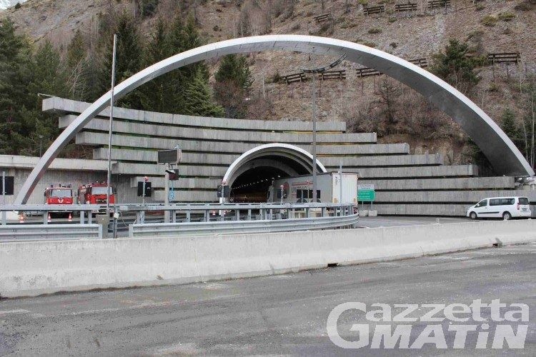 Tunnel Monte Bianco: rispunta l’ipotesi di un nuovo tunnel Tunnel Monte Bianco: rispunta l’ipotesi di un nuovo tunnel