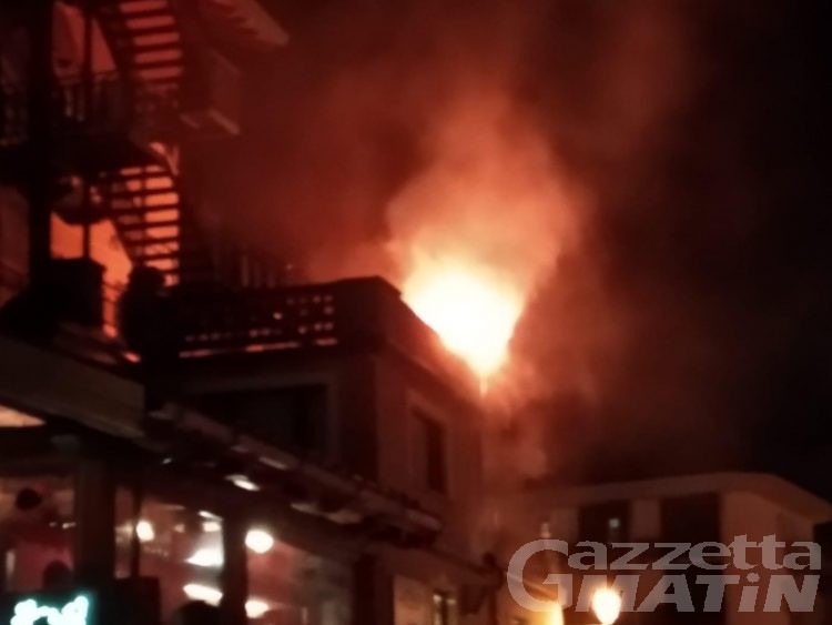 Breuil Cervinia, incendio in ristorante durante i festeggiamenti della Dama Bianca