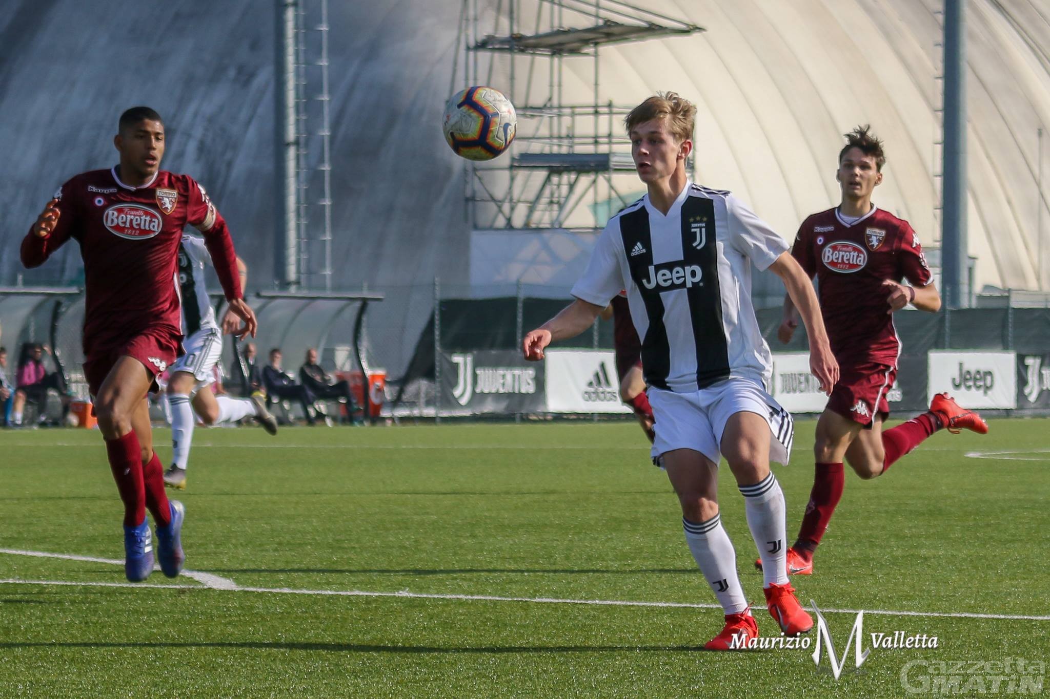 Calcio Hans Nicolussi Caviglia convocato in Nazionale Aosta News