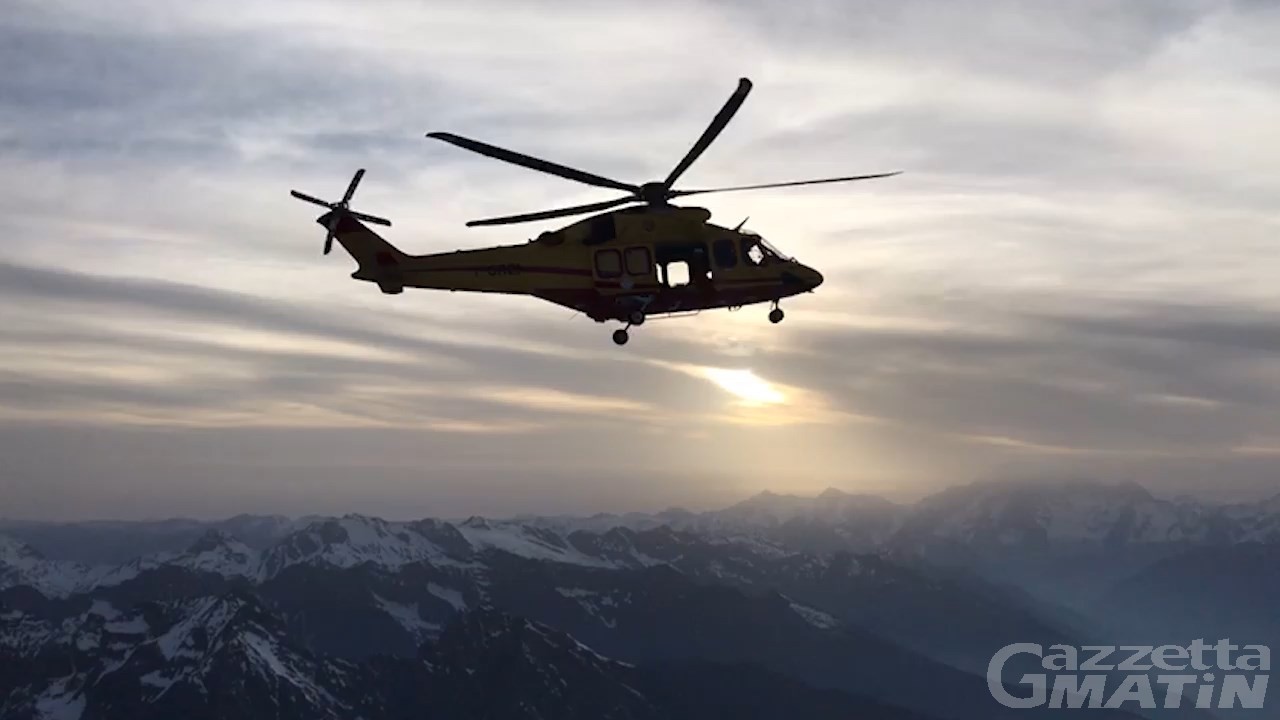 La Thuile: scontro auto-moto, centauro svizzero in rianimazione La Thuile: scontro auto-moto, centauro svizzero in rianimazione