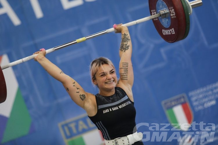Pesistica: Noemi Kraja detta legge nella prima fase Open di Moncalieri