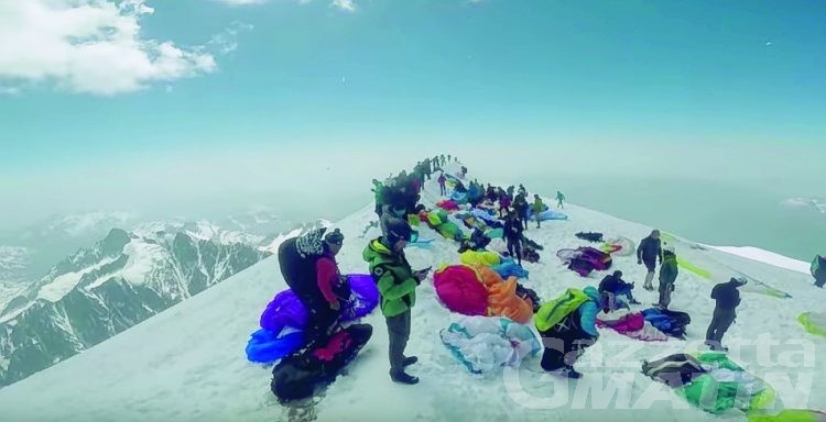 Parapendio sul Monte Bianco: la Regione chiede divieto sul versante italiano