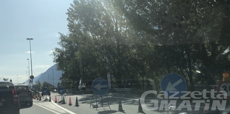 Traffico in tilt a Sarre sulla Statale 26