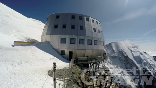 Salvi i 4 alpinisti bloccati sul Monte Bianco tutta la notte
