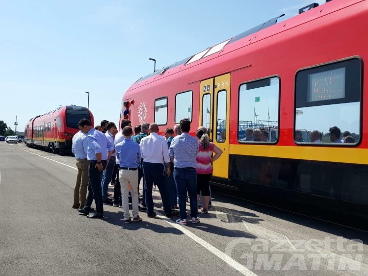 Ferrovia: denunciato il ritrovamento di sassi sui binari tra Aosta e Quart