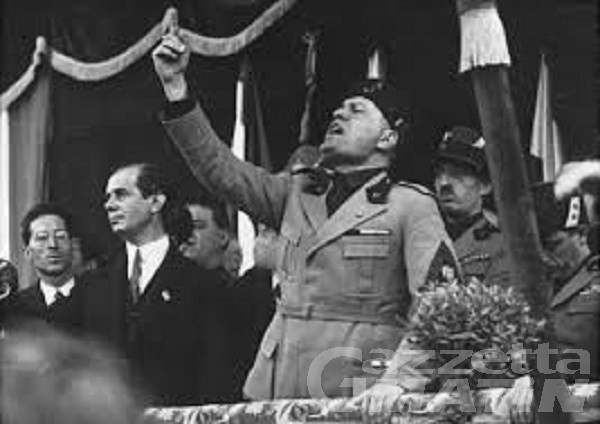 Saint-Vincent: nove consiglieri abbandonano l’aula, Mussolini resta cittadino onorario