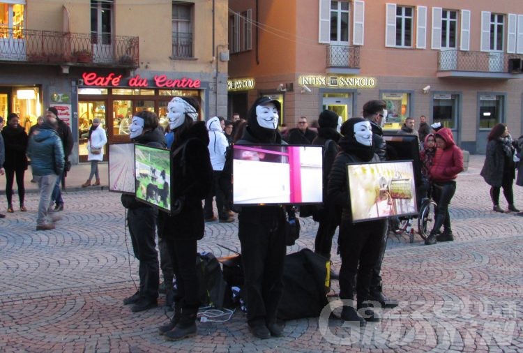 Anonymous for the Voiceless: il movimento attivista vegano in piazza ad Aosta