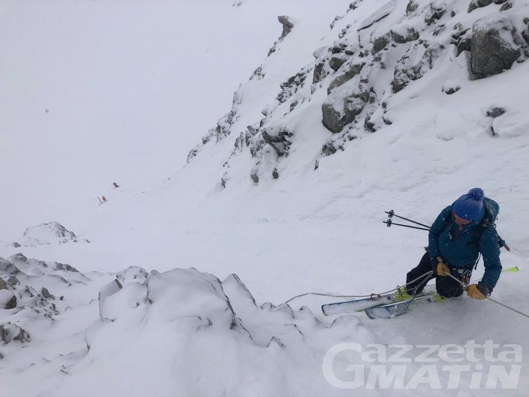 Alpinismo: tre francesi bloccati sul Monte Bianco salvati da Sav e Finanza