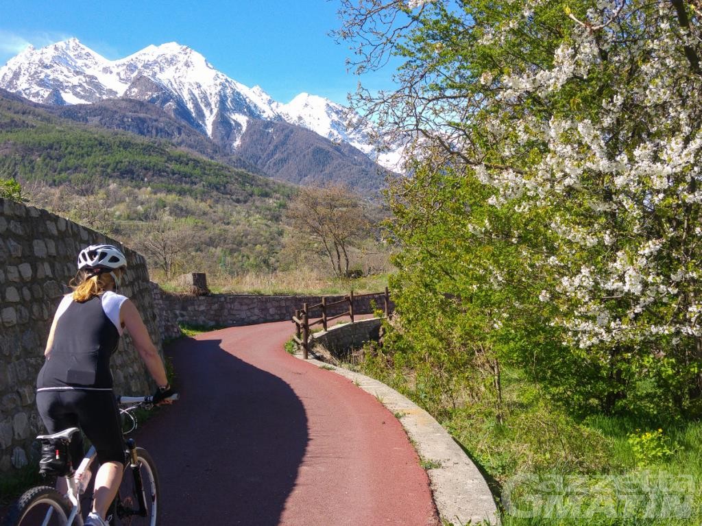 Fase 2: riapre la pista ciclo-pedonale VéloDoire ma restano chiuse le aree verdi Fase 2: riapre la pista ciclo-pedonale VéloDoire ma restano chiuse le aree verdi