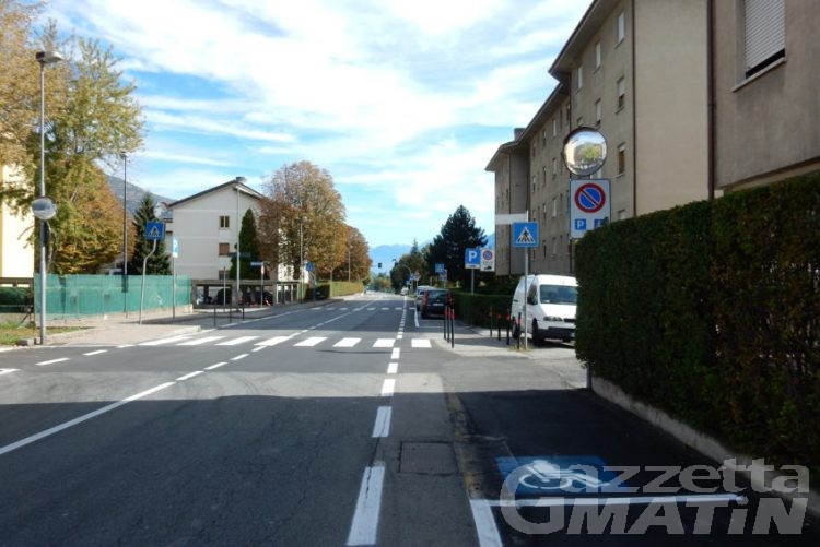 Aosta: accoltellamento per gelosia in strada, arrestato aostano di 31 anni