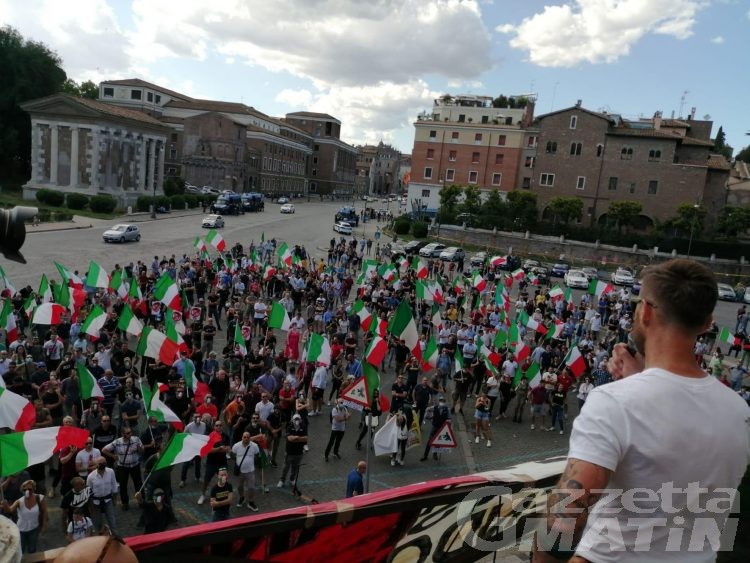Mascherine Tricolore: delegazione valdostana a Roma per chiedere a Conte di andarsene