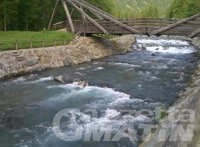 Champorcher: giovane in difficoltà nel torrente Ayasse, salvato da un tecnico del Soccorso Alpino