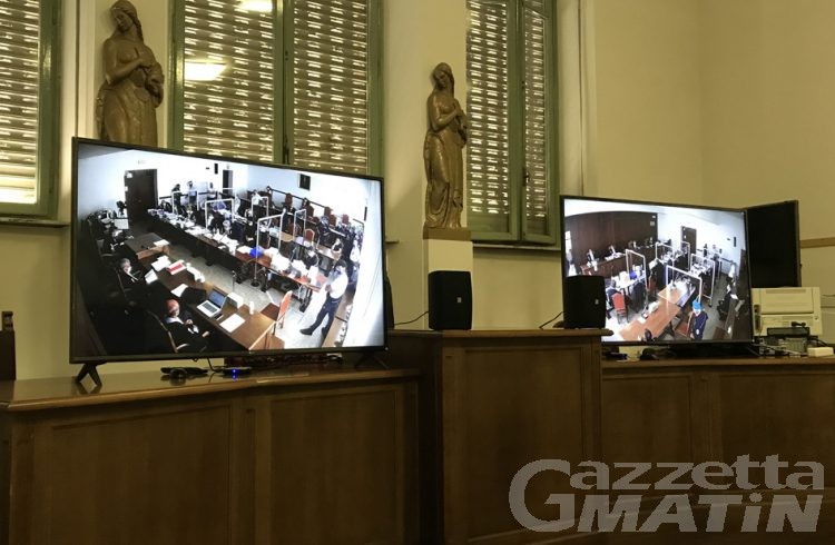 Processo Geenna, tutti gli imputati presenti: aula del tribunale di Aosta adattata alle misure anti Covid