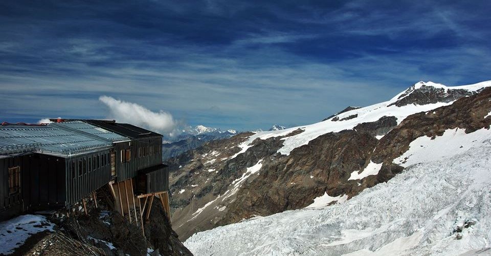 Monte Rosa, dodicenne cade in un crepaccio: ricoverato a Torino Monte Rosa, dodicenne cade in un crepaccio: ricoverato a Torino