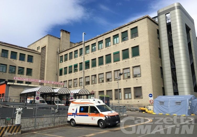 Coronavirus, impennata di contagi: livello rosso all’ospedale Parini di Aosta
