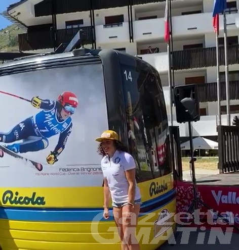Federica Brignone firma la telecabina di La Thuile Federica Brignone firma la telecabina di La Thuile
