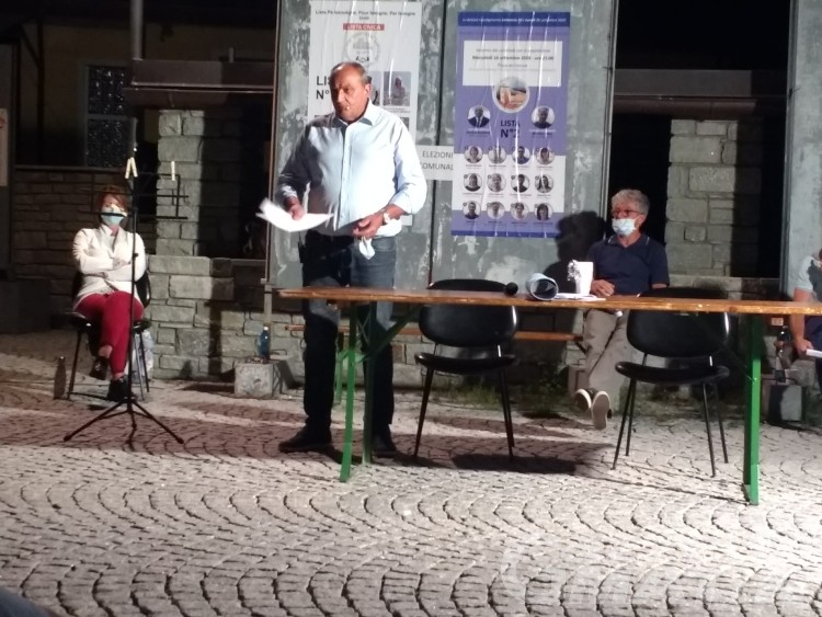 Issogne: elezioni, presentata la squadra del sindaco uscente Battistino Delchoz Issogne: elezioni, presentata la squadra del sindaco uscente Battistino Delchoz