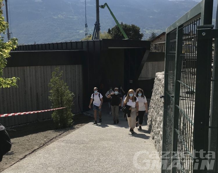 Coronavirus: mascherina anche durante le lezioni per gli studenti delle superiori se indice Rt supera 1,5