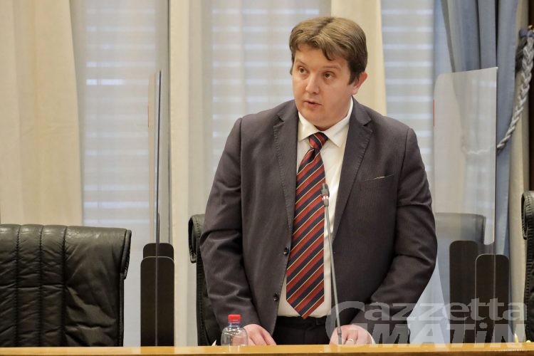 Legge anti Dpcm: rimangono sospesi sport di contatto e al coperto; chiuso lo sci